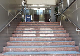 最寄駅は、南森町駅と大阪天満宮駅