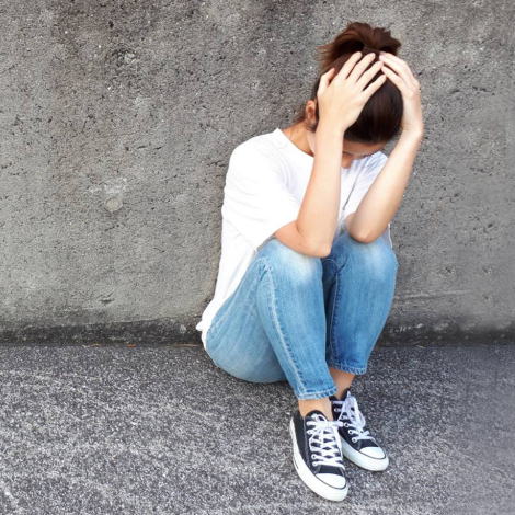 夫や恋人から受けるDV