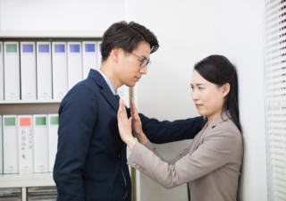 上司からのセクシャルハラスメント